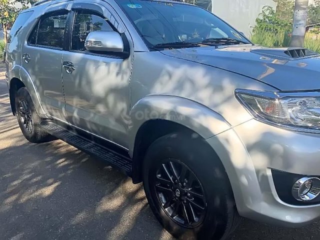 Bán ô tô Toyota Fortuner 2.5G 2016, màu bạc số sàn0