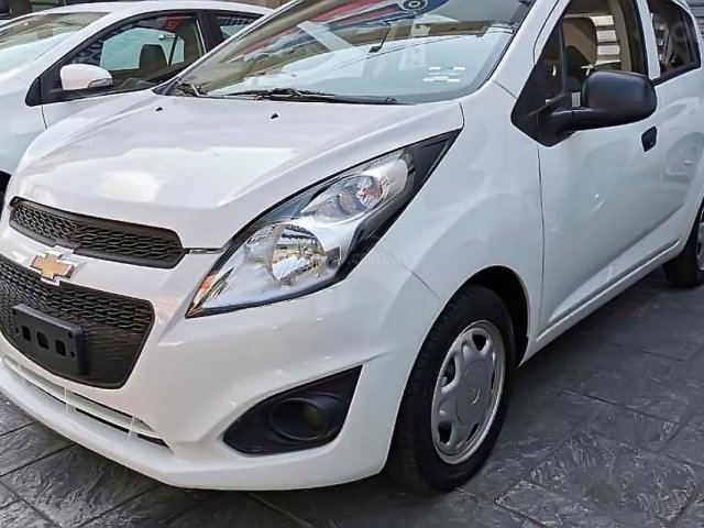 Cần bán gấp Chevrolet Spark LT 1.0 MT 2016, màu trắng  0