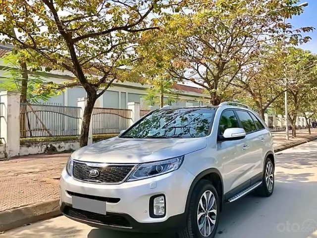 Cần bán lại xe cũ Kia Sorento DATH sản xuất năm 2016, màu bạc0