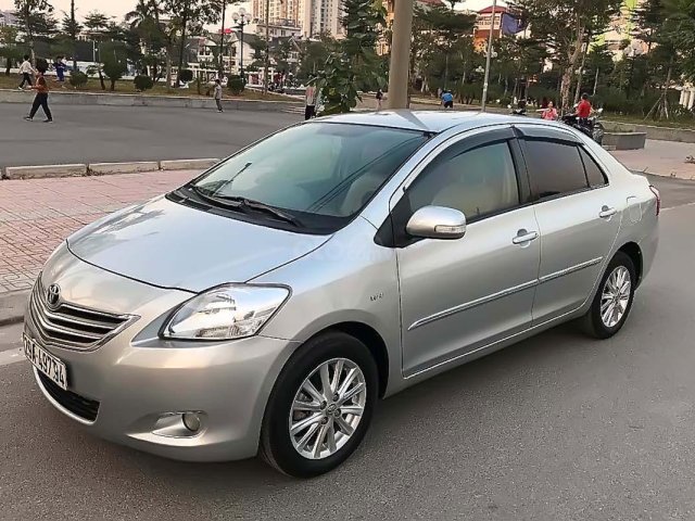 Cần bán lại Toyota Vios 1.5E năm sản xuất 2011, màu bạc