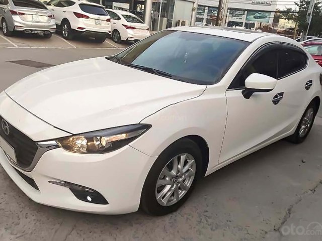 Cần bán xe Mazda 3 1.5 AT 2018, màu trắng0