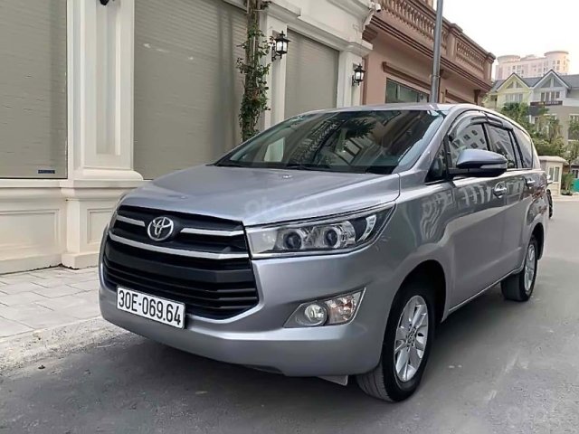 Cần bán Toyota Innova 2.0G năm 2016, màu bạc0