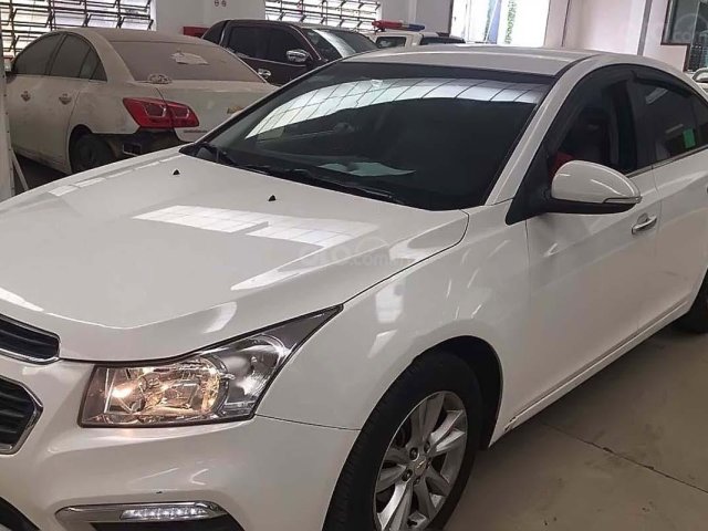 Bán Chevrolet Cruze LT 1.6 MT năm 2015, màu trắng, 365tr0