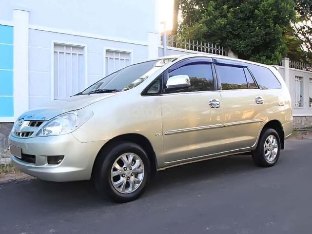 Cần bán lại xe Toyota Innova G sản xuất năm 2006, 295 triệu0