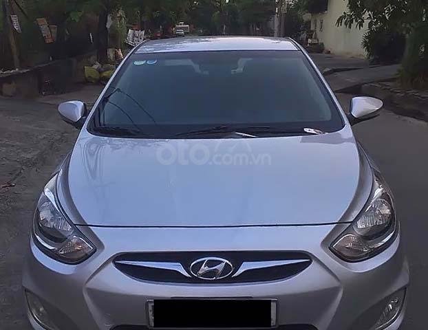 Cần bán lại xe Hyundai Accent 1.4 AT sản xuất năm 2011, màu bạc, nhập khẩu nguyên chiếc chính chủ0