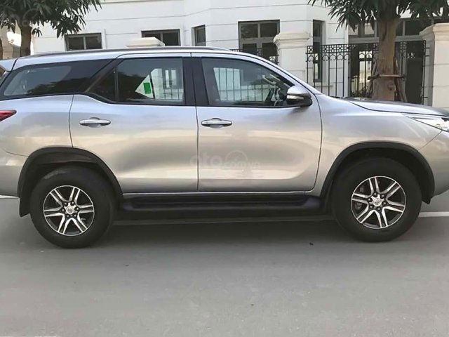 Bán Toyota Fortuner 2.4G 4x2 MT 2017, màu bạc, nhập khẩu nguyên chiếc  0