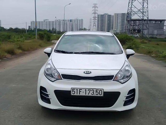 Cần bán gấp Kia Rio 1.4 AT đời 2015, màu trắng, nhập khẩu Hàn Quốc chính chủ