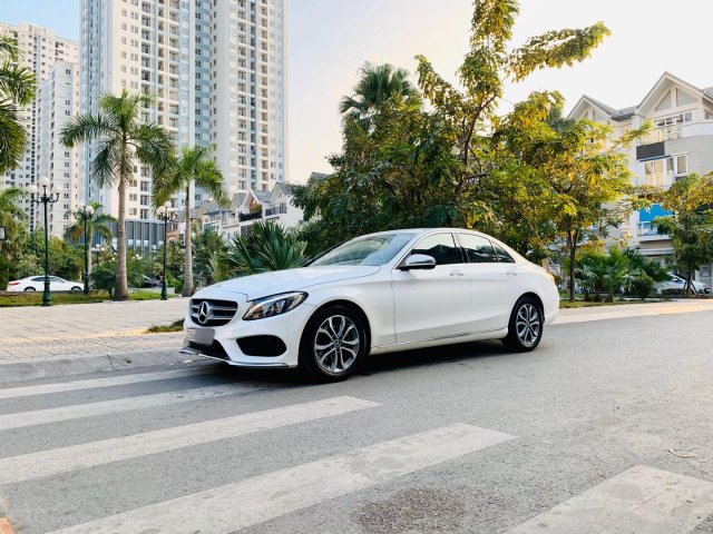 Mercedes C200 SX 2017 model 2018, màu trắng/kem giá mới