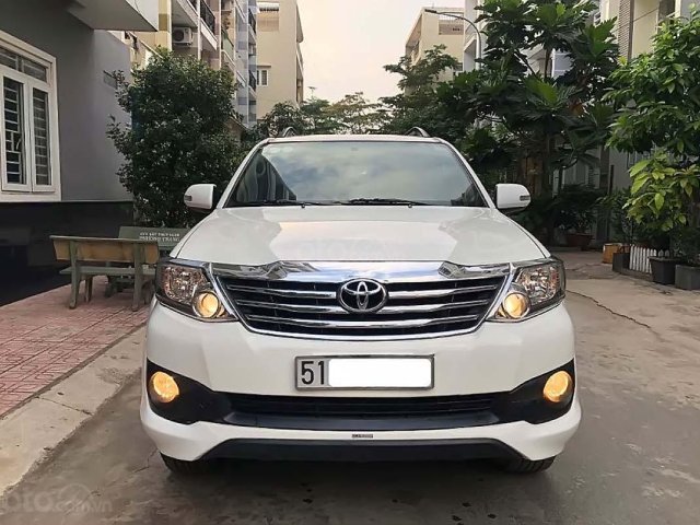 Xe Toyota Fortuner TRD Sportivo 4x2 AT 2015, màu trắng giá cạnh tranh0