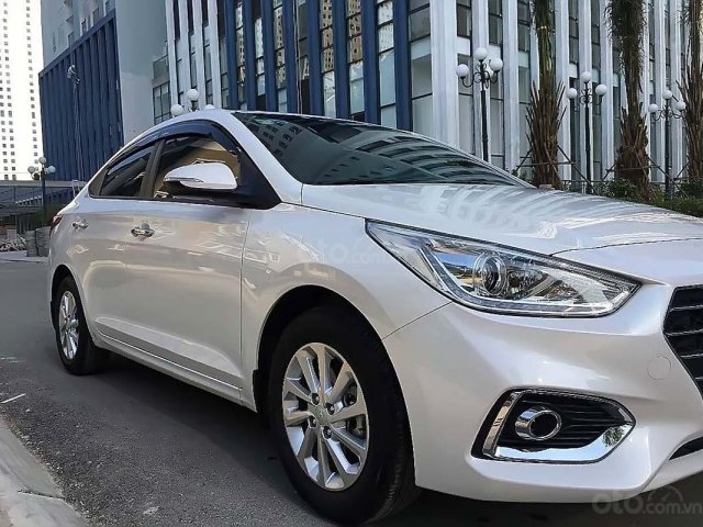Cần bán xe Hyundai Accent 2019, màu trắng, 525 triệu xe còn mới lắm0