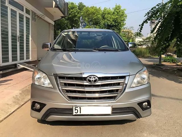 Bán Toyota Innova 2.0E đời 2015, màu bạc0