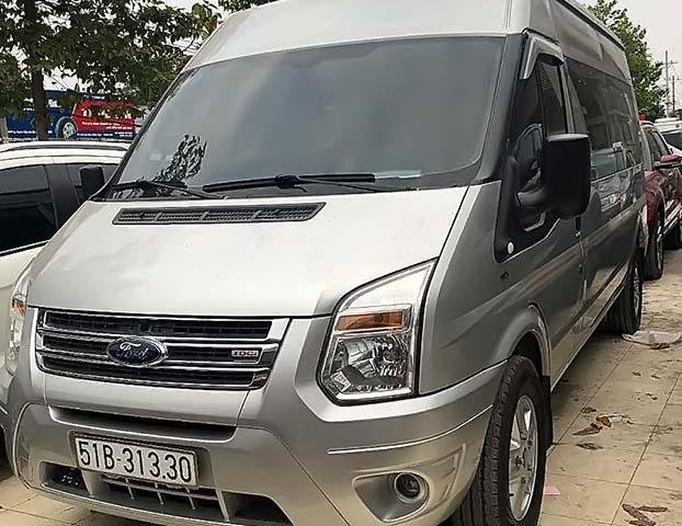 Bán Ford Transit 2017, màu bạc xe còn mới lắm