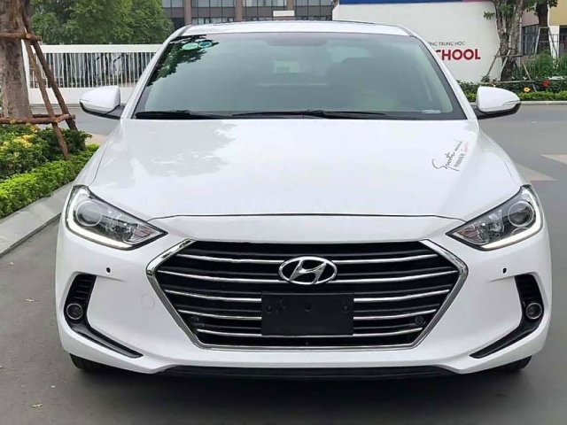 Xe Hyundai Elantra GLS 2.0 đời 2018, màu trắng chính chủ, giá tốt0