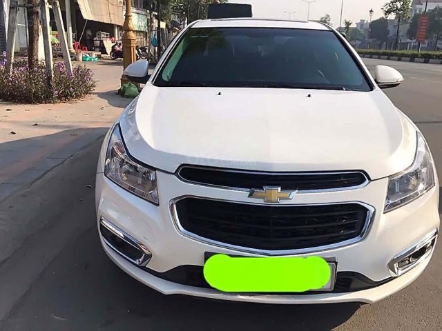 Bán ô tô Chevrolet Cruze sản xuất 2016, màu trắng, giá tốt xe còn mới lắm