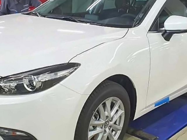 Bán Mazda 3 sản xuất năm 2018, màu trắng0