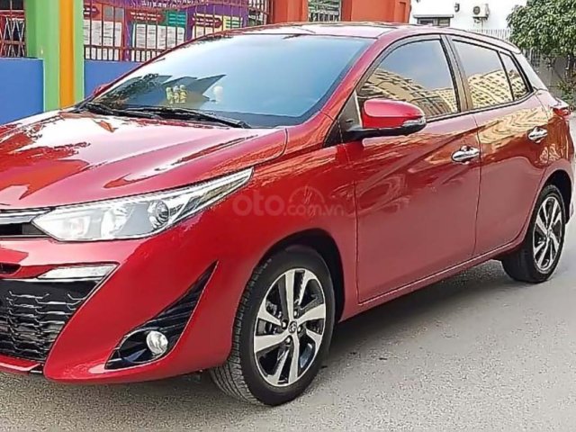 Cần bán xe Toyota Yaris 1.5G đời 2018, màu đỏ, nhập khẩu số tự động