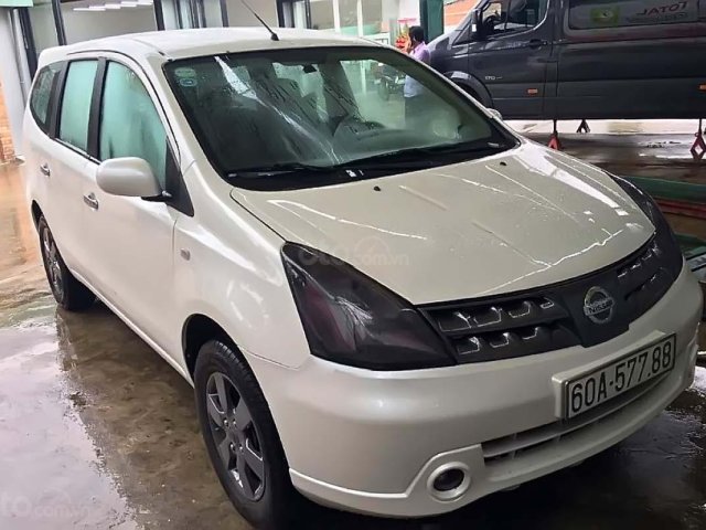 Xe Nissan Livina 1.8MT đời 2011, màu trắng số sàn, giá tốt0