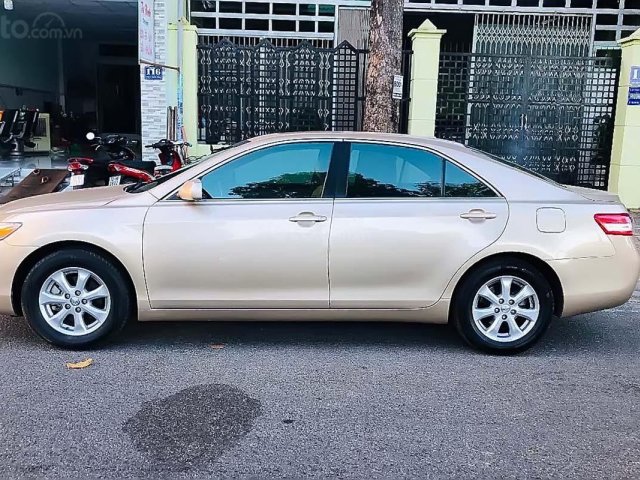 Bán xe Toyota Camry 2.5 LE sản xuất 2009, màu vàng cát, nhập khẩu còn mới, 725tr