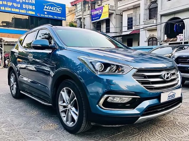 Cần bán gấp Hyundai Santa Fe đời 2017, màu xanh lam, 945tr xe còn mới lắm