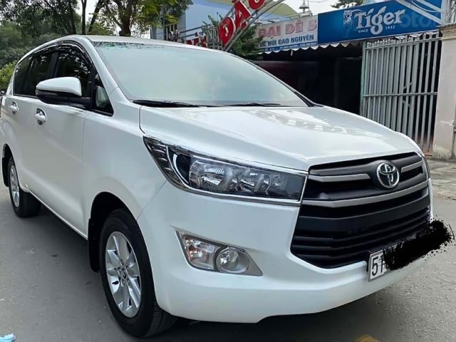 Bán Toyota Innova sản xuất năm 2018, màu trắng, giá tốt xe còn mới lắm0