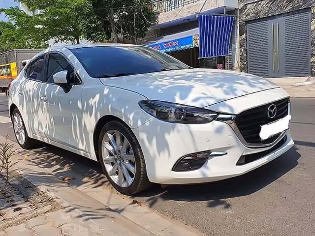 Bán ô tô Mazda 3 2.0 năm 2018, màu trắng, giá tốt