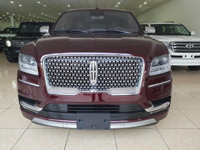 Bán Lincoln Navigator màu đỏ mận sản xuất 20200