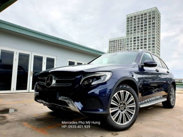 Cần bán Mercedes-Benz GLC250 4 Matic sản xuất năm 2019, màu xanh lam