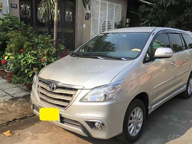 Xe Toyota Innova 2.0 E MT đời 2014, màu bạc xe gia đình, 448 triệu0