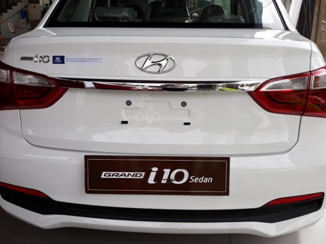 Hyundai Grand i10 sedan đời 2019, màu trắng, nhập khẩu nguyên chiếc, giá chỉ 335 triệu0