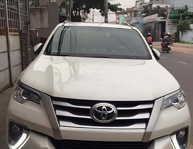 Cần bán lại xe Toyota Fortuner đời 2017, màu trắng, xe nhập còn mới, giá 946tr0