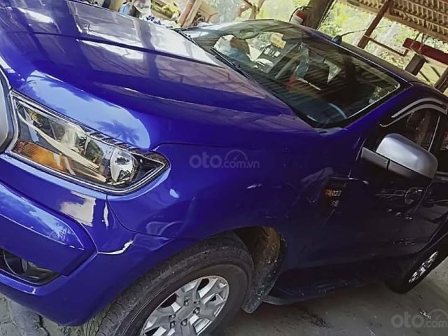 Cần bán Ford Ranger XLS 2.2L 4x2 MT sản xuất 2015, màu xanh lam, nhập khẩu nguyên chiếc0