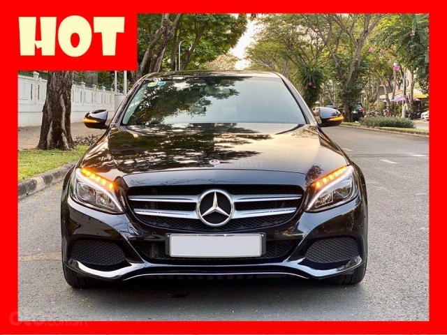 MBA Auto - bán xe Mercedes C200 model 2018 đen/kem - trả trước 380 triệu nhận xe ngay