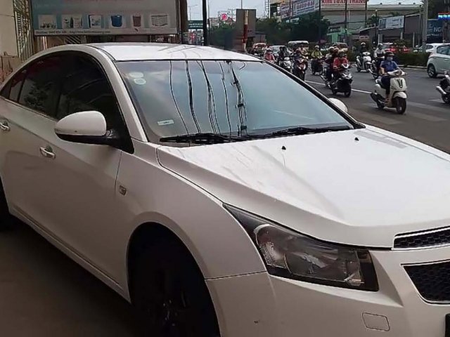 Xe Chevrolet Cruze Ltz đời 2013, màu trắng, giá chỉ 355 triệu0