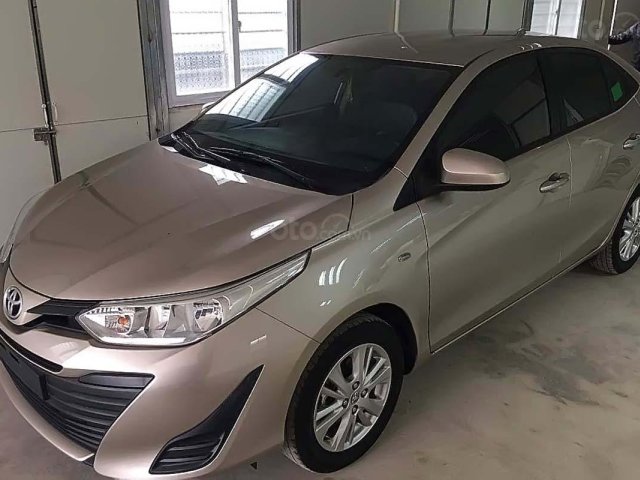 Cần bán xe Toyota Vios E năm sản xuất 2018, màu vàng0