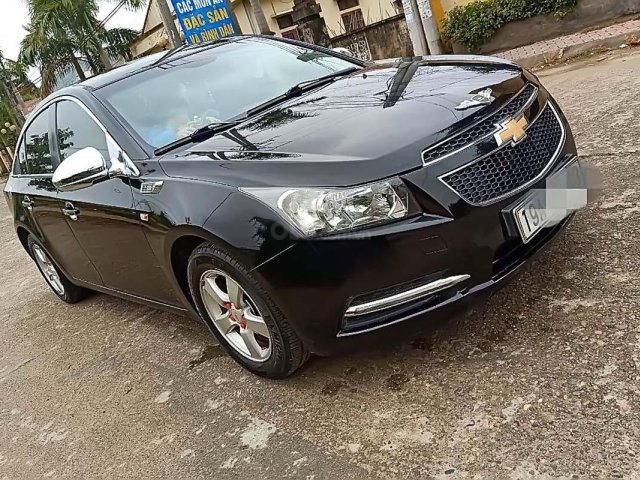 Cần bán xe Chevrolet Cruze MT LS năm sản xuất 2011, màu đen như mới, giá chỉ 279 triệu0