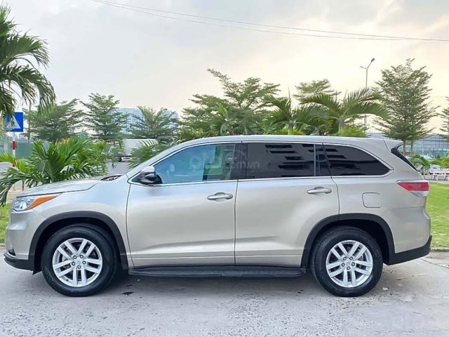 Bán xe Toyota Highlander đời 2016, màu vàng cát, nhập khẩu nguyên chiếc