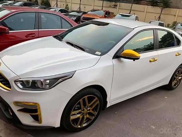 Bán xe cũ Kia Cerato 1.6MT đời 2019, màu trắng0