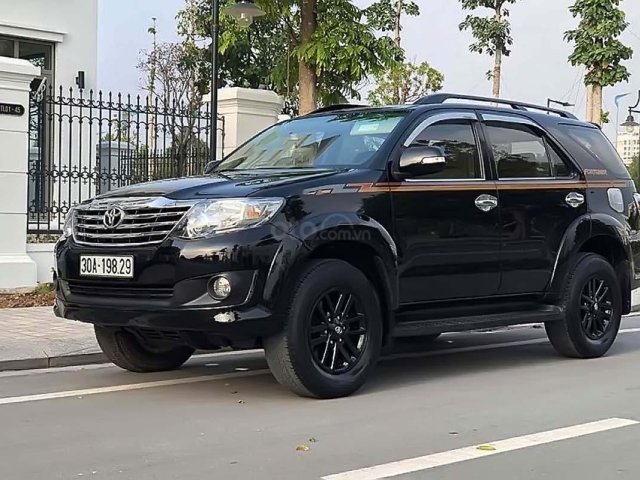 Cần bán Toyota Fortuner 4x2AT 2.7V đời 2014, màu đen, số tự động