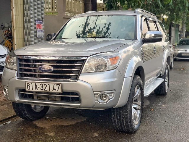 Bán xe nhanh - Giá siêu rẻ, Chiếc Ford Everest 2.5 MT năm 2011, màu bạc