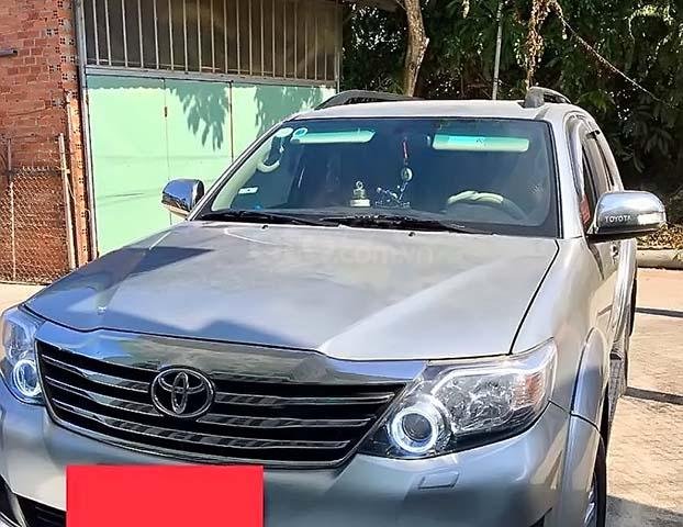 Cần bán lại xe Toyota Fortuner năm 2013, màu bạc, nhập khẩu, giá 650tr