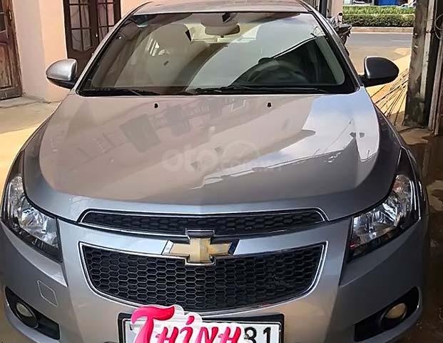 Cần bán xe Chevrolet Cruze sản xuất 2010, màu bạc chính chủ