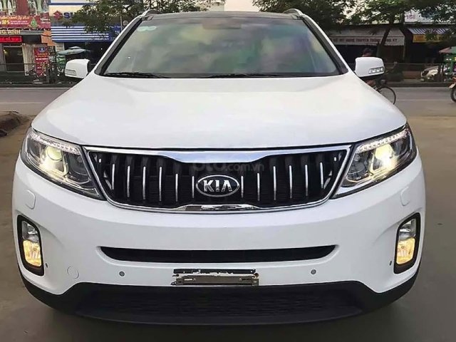 Bán xe Kia Sorento đời 2019, màu trắng0