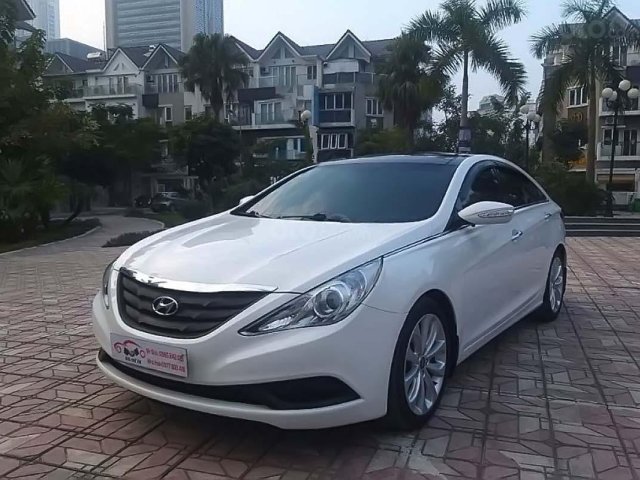 Bán Hyundai Sonata 2.0 AT đời 2011, màu trắng, xe nhập  