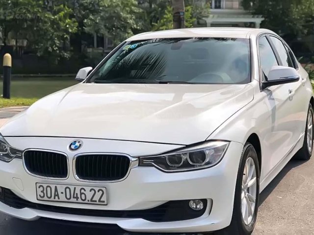 Bán BMW 320i năm sản xuất 2013, màu trắng, xe nhập0