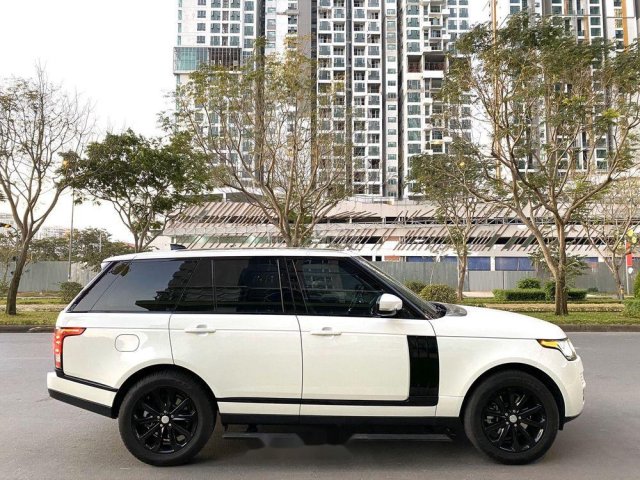 Cần bán lại xe LandRover Range Rover sản xuất năm 2018, màu trắng, nhập khẩu nguyên chiếc0