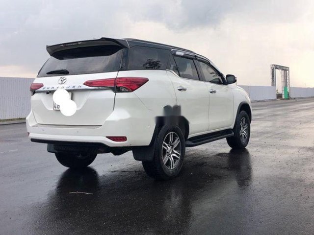 Bán xe Toyota Fortuner 2.7V đời 2017, màu trắng, xe nhập