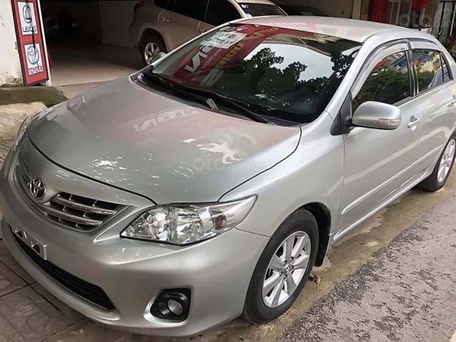 Cần bán xe Toyota Corolla Altis đời 2011, màu bạc, 490tr0