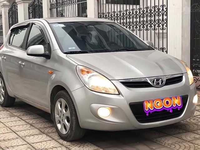 Bán xe Hyundai i20 1.4 AT 2014, màu bạc, nhập khẩu nguyên chiếc0