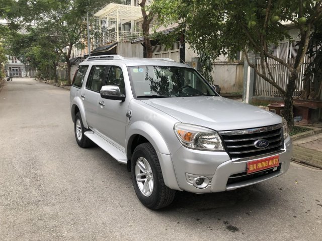 Bán xe Ford Everest 2.5 L 4x2 MT 2010, màu bạc0