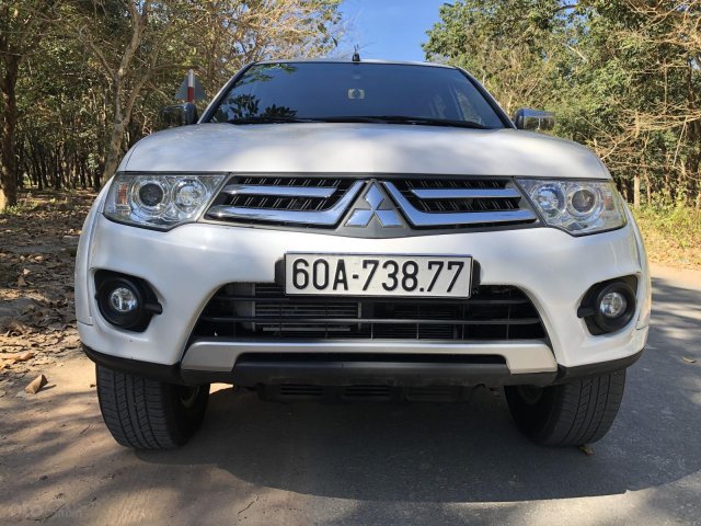 Bán Mitsubishi Pajero Sport Sport đời 2017, màu trắng, máy dầu, số sàn, 7 L/100km